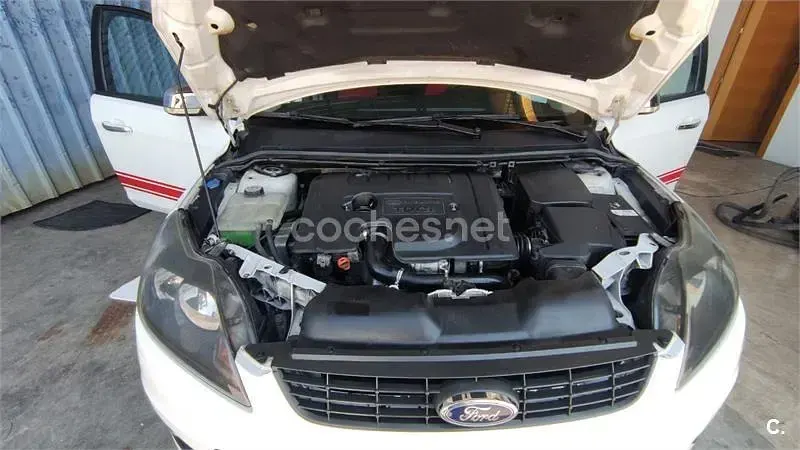 Usado Ford Focus Titanium 109 CV (80 kW) 2010 Blanco Berlina