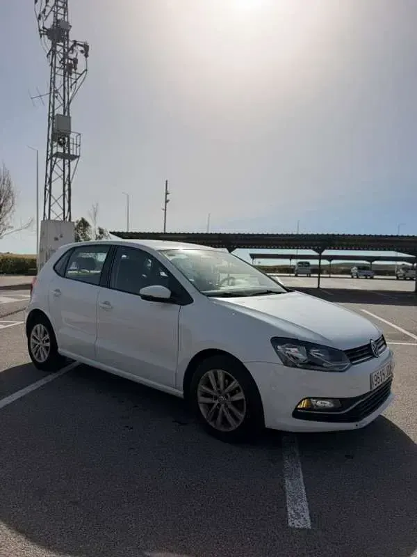 Usado VW Polo Advance 90 CV (66 kW) 2015 Blanco Utilitario