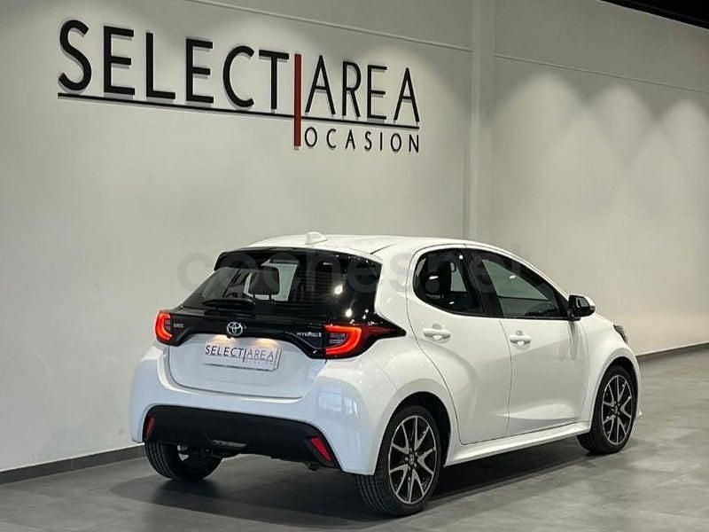 Usado Toyota Yaris Hybrid Active 116 CV (85 kW) 2021 Blanco Berlina