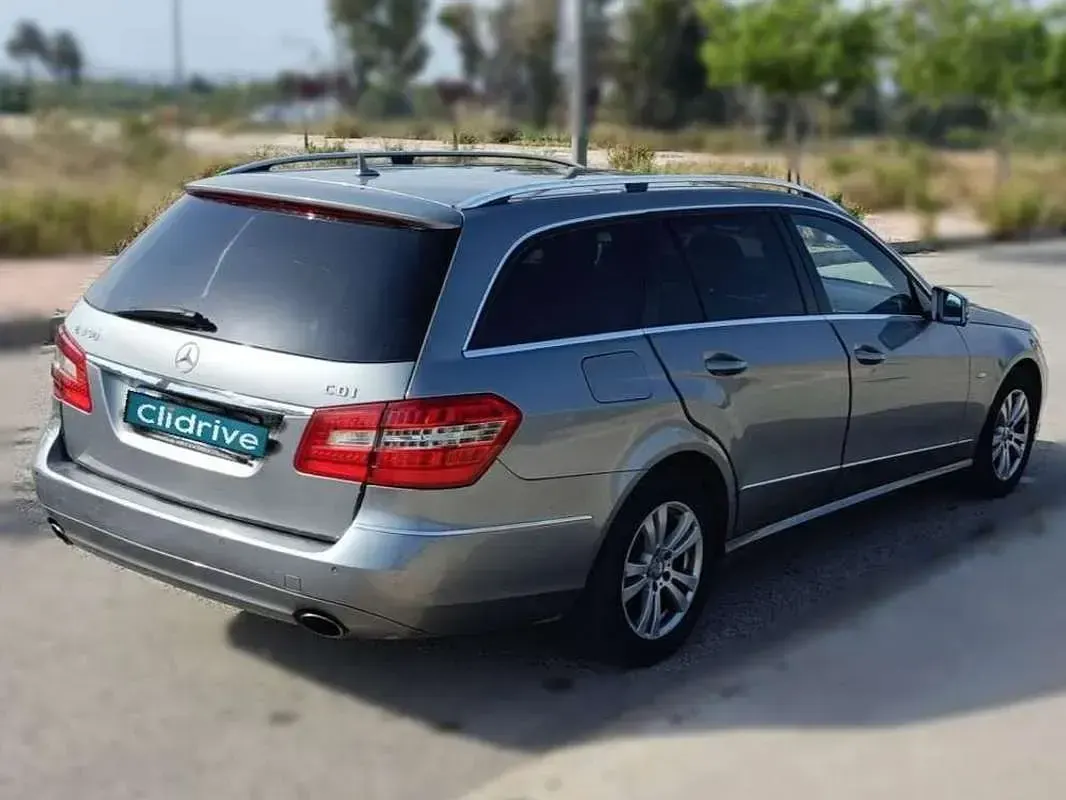 Usado Mercedes E350 231 CV (169 kW) 2010 Gris Familiar
