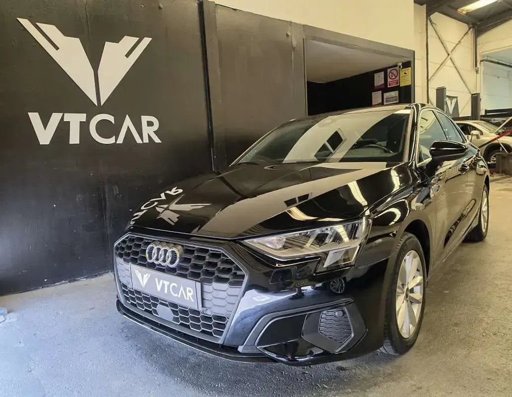 Usado Audi A3 110 CV (80 kW) 2023 Negro Berlina