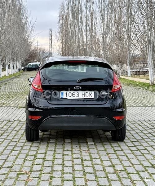 Usado Ford Fiesta Titanium 82 CV (60 kW) 2011 Negro Utilitario