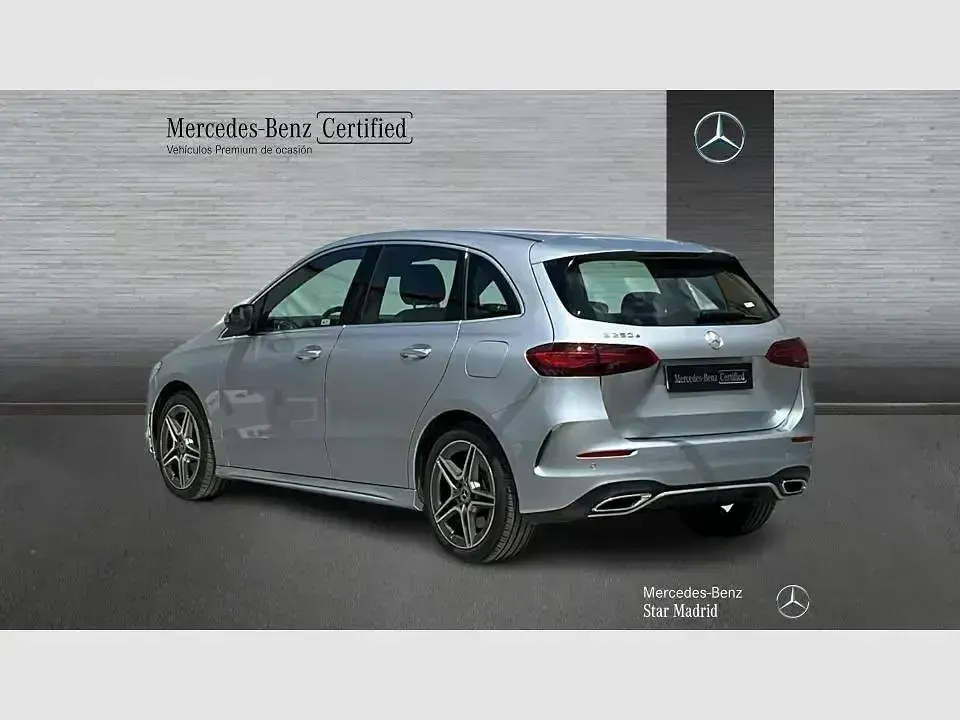 Usado Mercedes B250e 218 CV (160 kW) 2024 Gris / plata Utilitario