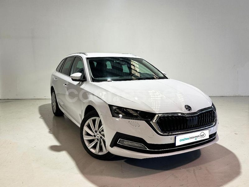 Blanco Usado 2024 Skoda Octavia SE L Familiar | 37.900 € (Caro) - Imagen 1/4