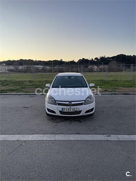Blanco Usado 2009 Opel Astra Energy Berlina | 4000 € (Precio justo) - Imagen 1/4