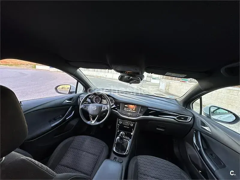 Usado Opel Astra Dynamic 110 CV (80 kW) 2017 Blanco Berlina