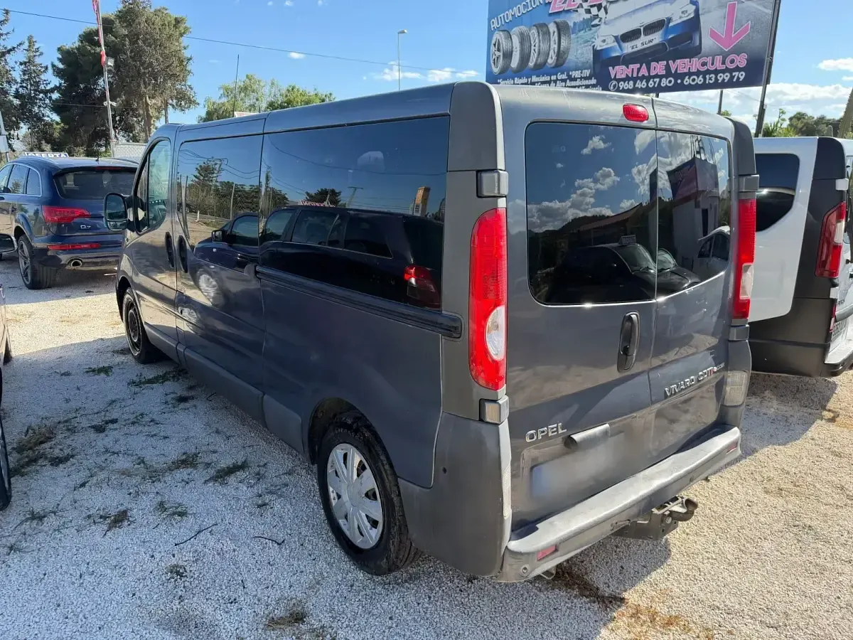 Usado Opel Vivaro Edition 114 CV (83 kW) 2013 Gris Monovolumen