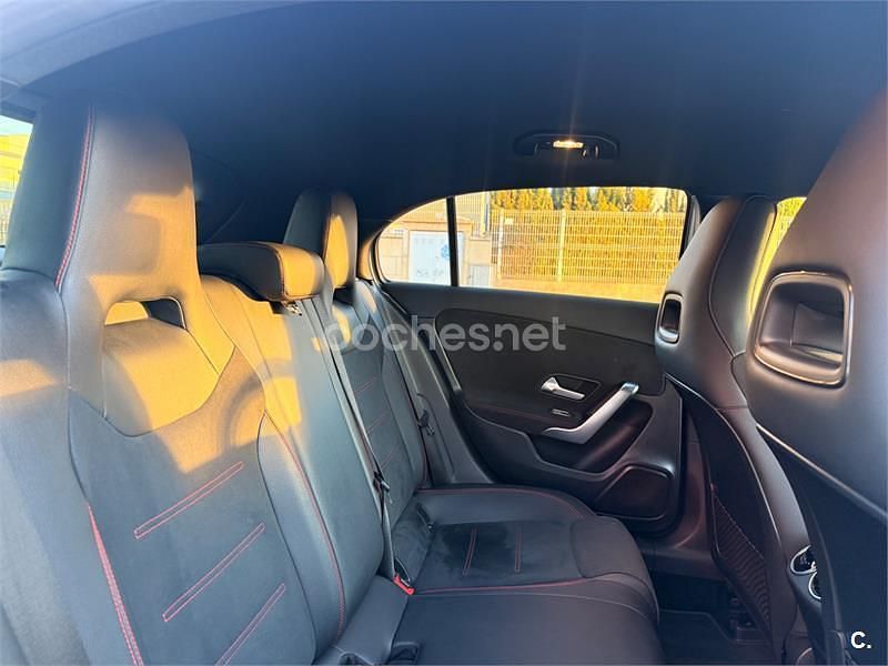 Usado Mercedes A180 116 CV (85 kW) 2022 Gris / plata Berlina