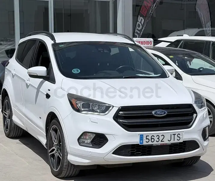 Usado Ford Kuga Titanium 180 CV (132 kW) 2016 Blanco SUV