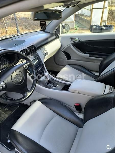 Usado Mercedes C230 192 CV (141 kW) 2005 Negro Berlina