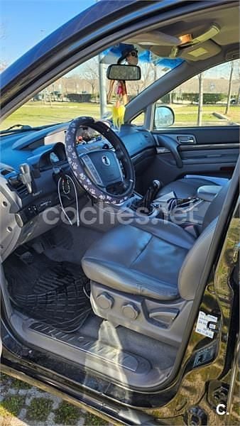 Usado Ssangyong (KGM) Rodius Limited 155 CV (114 kW) 2014 Negro Monovolumen