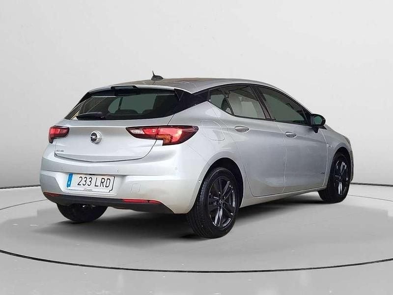 Usado Opel Astra Design & Tech 131 CV (96 kW) 2021 Gris Utilitario