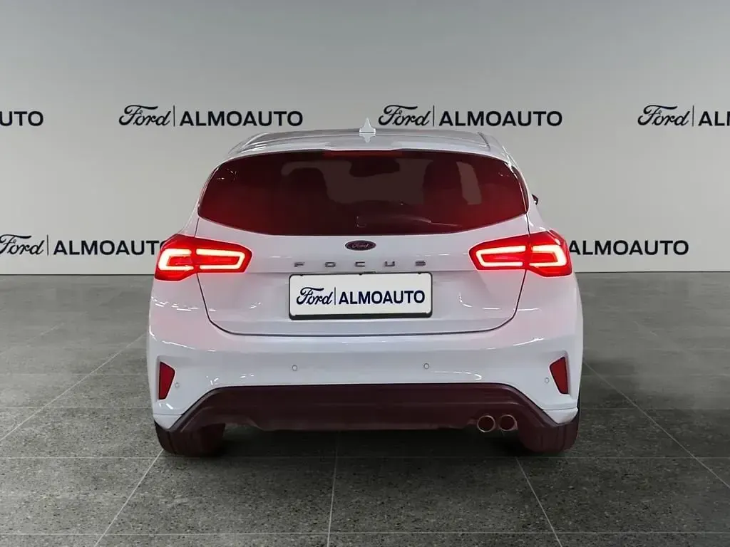 Usado Ford Focus ST-Line X 125 CV (91 kW) 2025 Blanco Berlina