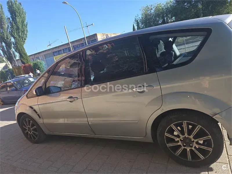 Usado Ford S-MAX Titanium 140 CV (102 kW) 2009 Gris / plata Monovolumen
