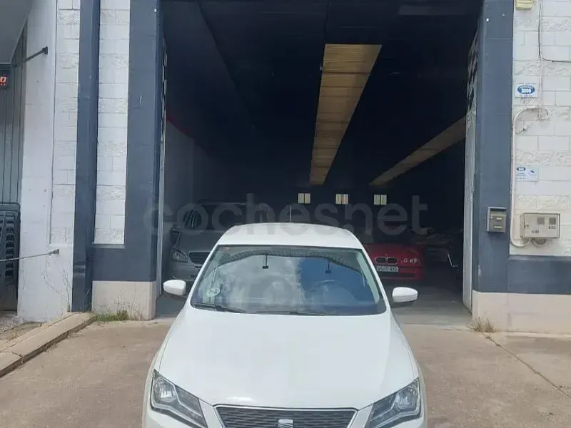 Usado Seat Toledo Style 105 CV (77 kW) 2012 Blanco Utilitario