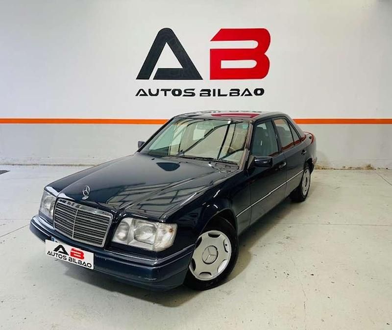 Azul Usado 1994 Mercedes E220 Berlina | 11.500 € - Imagen 1/4