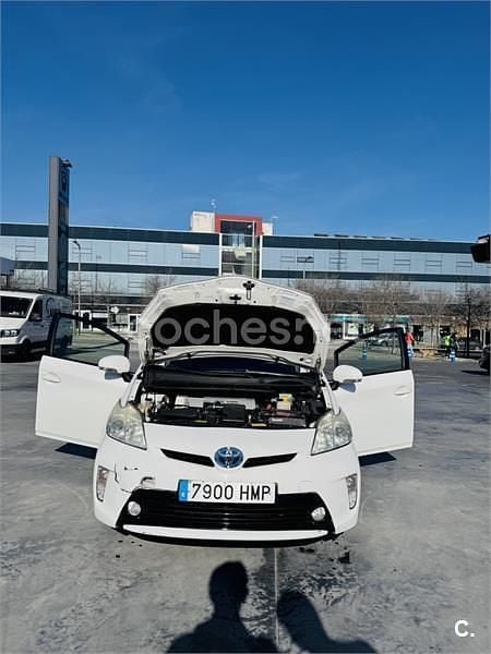 Usado Toyota Prius Advance 136 CV (100 kW) 2012 Blanco Berlina