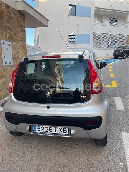 Gris / plata Usado 2007 Peugeot 107 Urban Move Utilitario | 3500 € (Buen precio) - Imagen 1/4