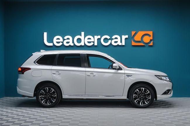 Usado Mitsubishi Outlander P-HEV 203 CV (149 kW) 2016 Blanco SUV