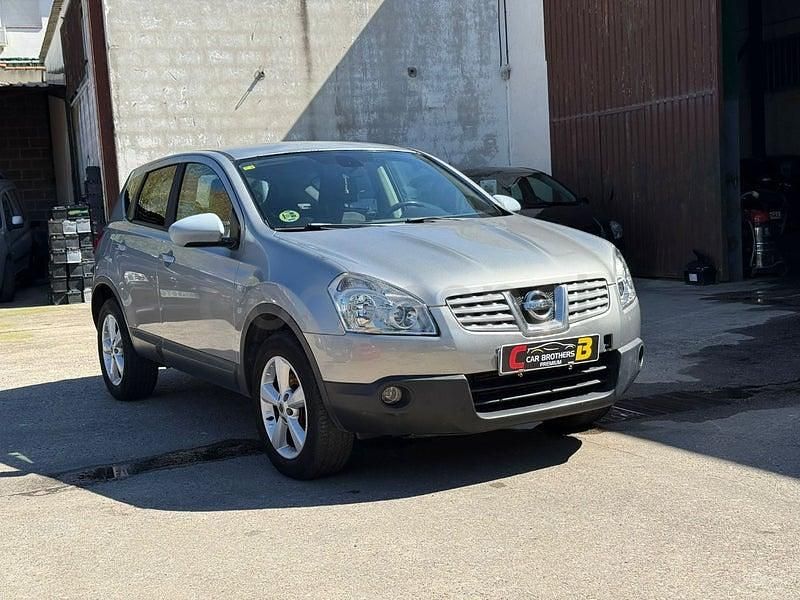 Usado Nissan Qashqai Acenta 106 CV (77 kW) 2009 Gris / plata SUV