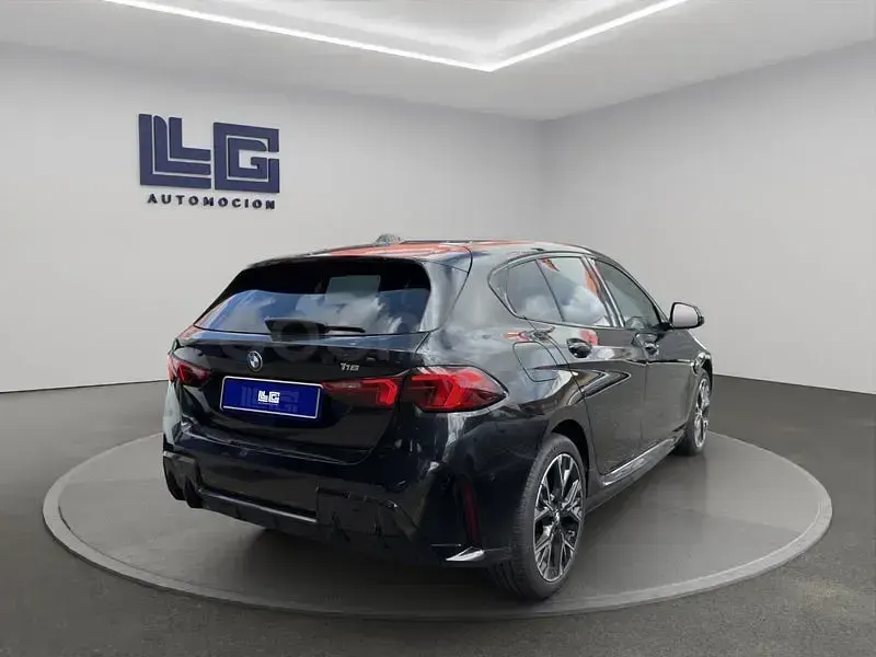 Usado BMW 116 122 CV (89 kW) 2025 Negro Utilitario