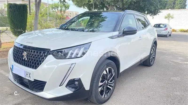 Usado Peugeot 2008 GT-line 130 CV (95 kW) 2020 Blanco SUV