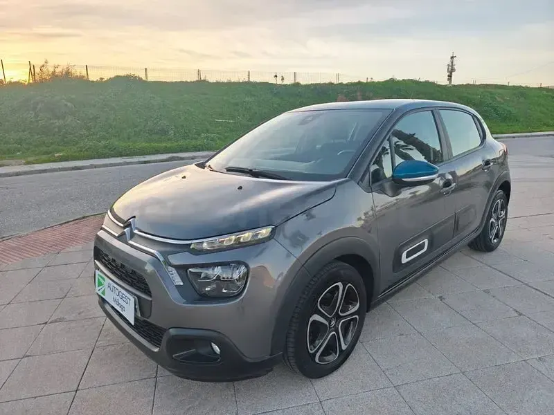 Usado Citroën C3 Feel 110 CV (80 kW) 2021 Gris Utilitario