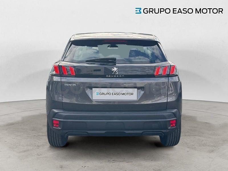 Usado Peugeot 3008 Active 130 CV (95 kW) 2021 Gris / plata SUV