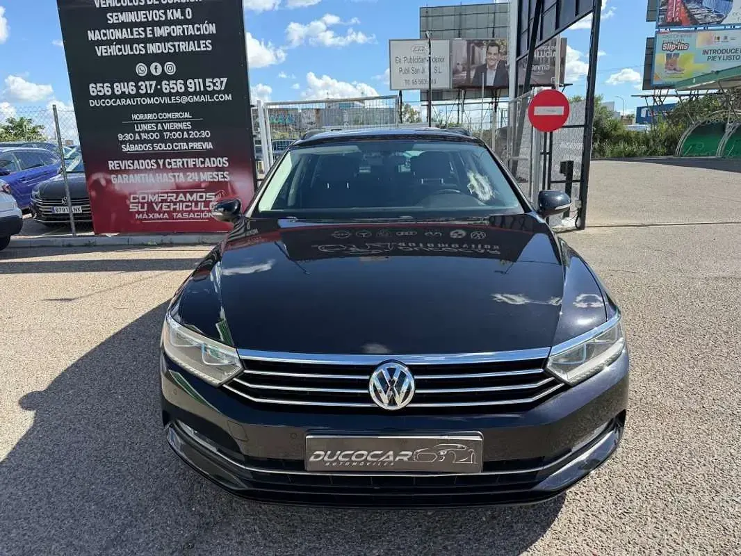 Usado VW Passat Advance 150 CV (110 kW) 2019 Negro Familiar