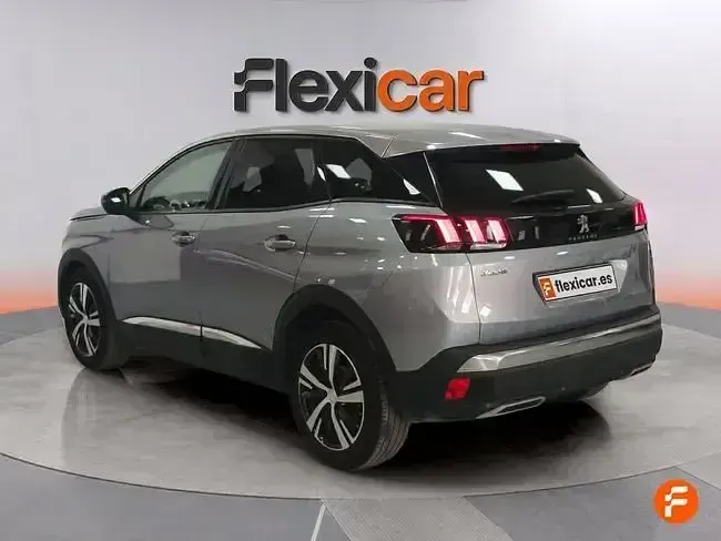 Usado Peugeot 3008 Allure 130 CV (95 kW) 2018 Gris SUV