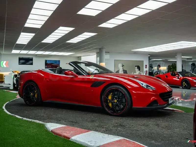 Usado Ferrari California 560 CV (411 kW) 2015 Rojo Descapotable