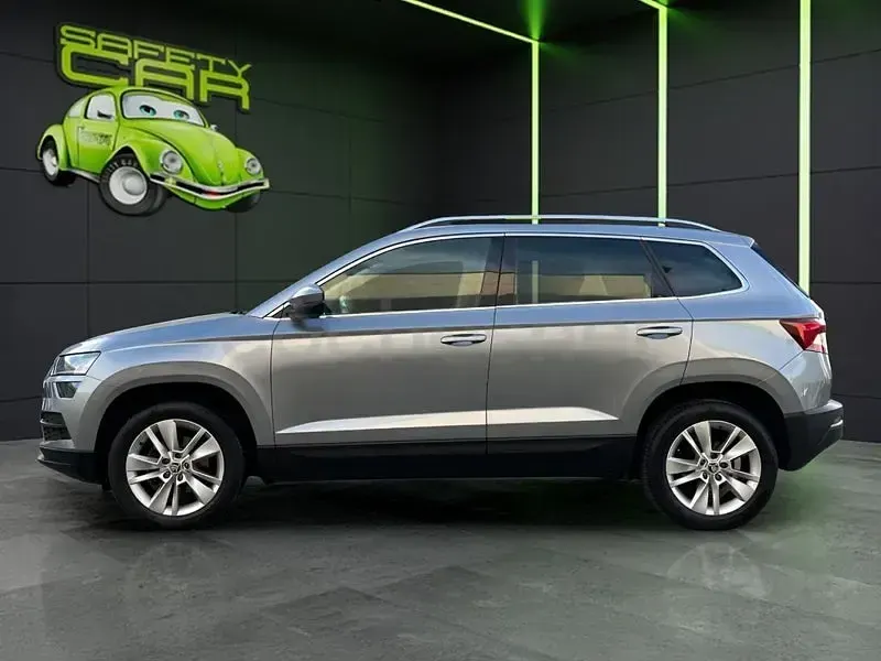 Usado Skoda Karoq Ambition 116 CV (85 kW) 2018 Gris / plata SUV
