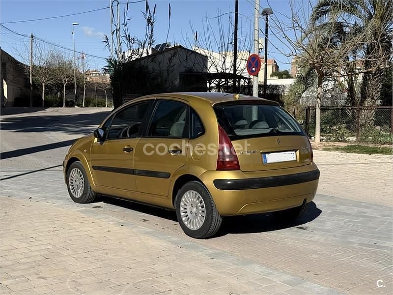 Usado Citroën C3 Exclusive 70 CV (51 kW) 2003 Amarillo Berlina