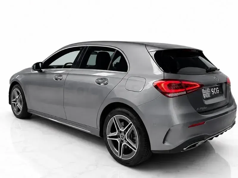 Usado Mercedes A250 218 CV (160 kW) 2022 Gris / plata Berlina