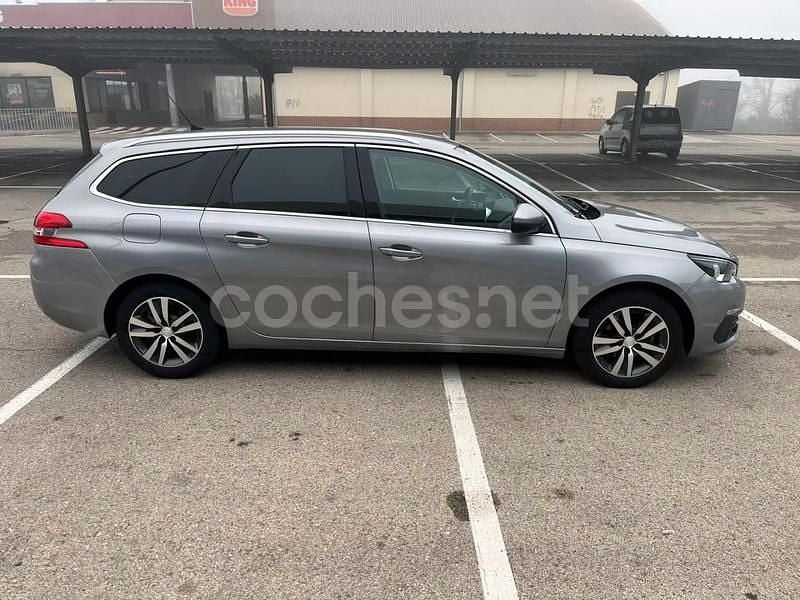 Gris / plata Usado 2020 Peugeot 308 SW Allure Familiar | 11.900 € (Precio justo) - Imagen 1/4