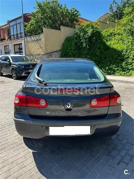 Usado Renault Laguna II Dynamique 130 CV (95 kW) 2006 Negro Berlina
