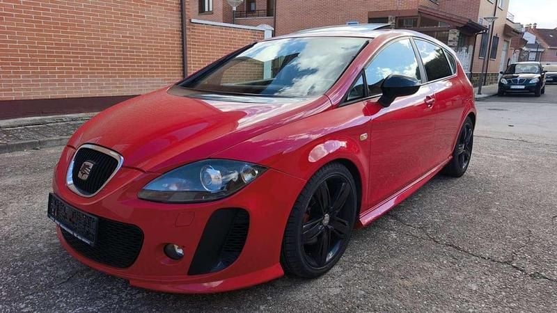 Rojo Usado 2010 Seat Leon FR Utilitario | 8300 € (Precio justo) - Imagen 1/4