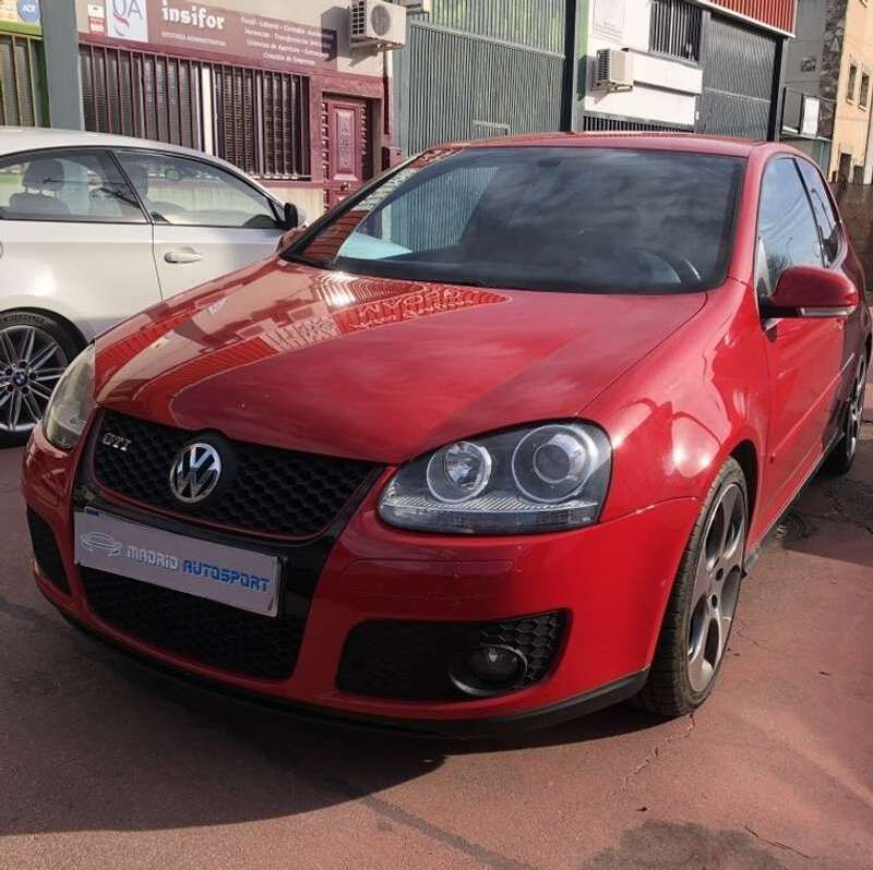 Rojo Usado 2007 VW Golf V GTI Utilitario | 8995 € (Precio justo) - Imagen 1/4