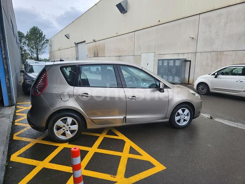 Usado Renault Scénic III Expression 105 CV (77 kW) 2009 Beige Monovolumen