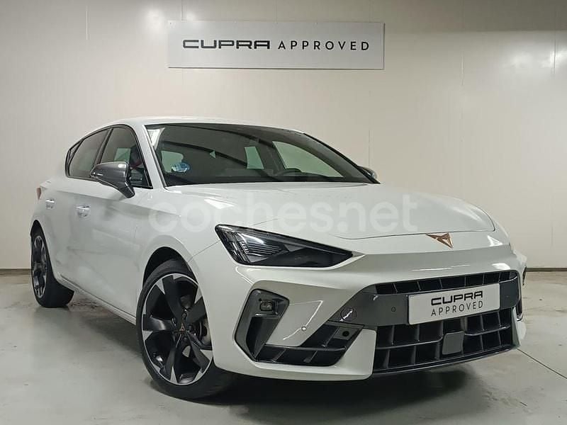 Blanco Usado 2025 Cupra Leon Berlina | 28.390 € (Precio justo) - Imagen 1/4