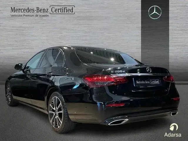 Usado Mercedes E200 160 CV (117 kW) 2021 Negro estándar