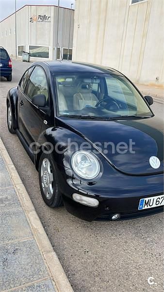 Usado VW New Beetle 115 CV (84 kW) 1999 Negro Utilitario