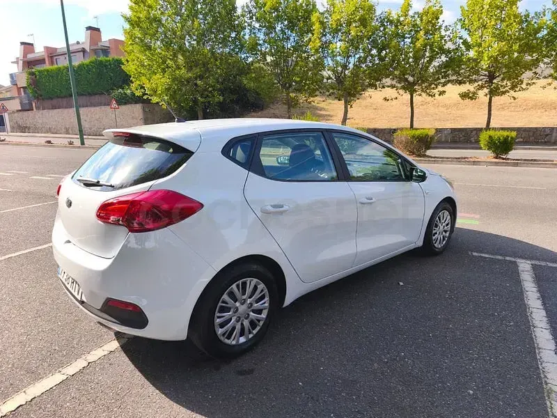 Usado Kia Ceed GT 90 CV (66 kW) 2014 Blanco Berlina