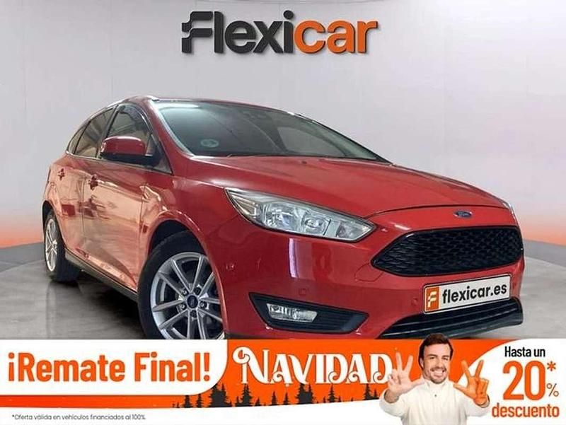 Rojo Usado 2015 Ford Focus Berlina | 8490 € (Buen precio) - Imagen 1/4