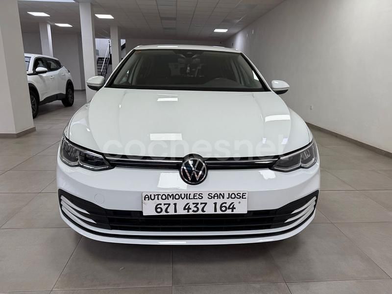 Usado VW Golf VIII Life 115 CV (84 kW) 2021 Blanco Berlina