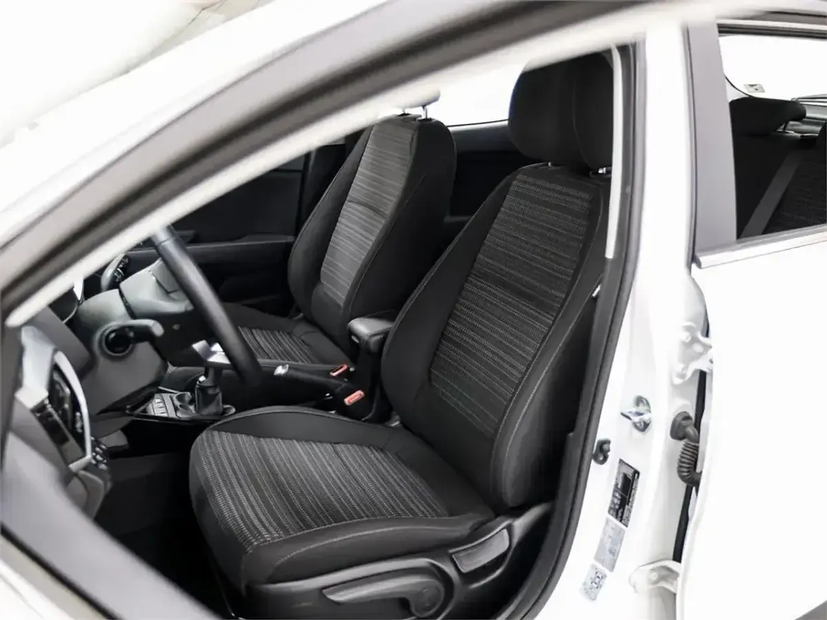 Usado Kia Stonic 101 CV (74 kW) 2024 Blanco SUV