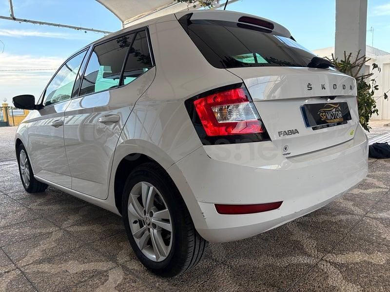Usado Skoda Fabia Style 95 CV (69 kW) 2022 Blanco Utilitario