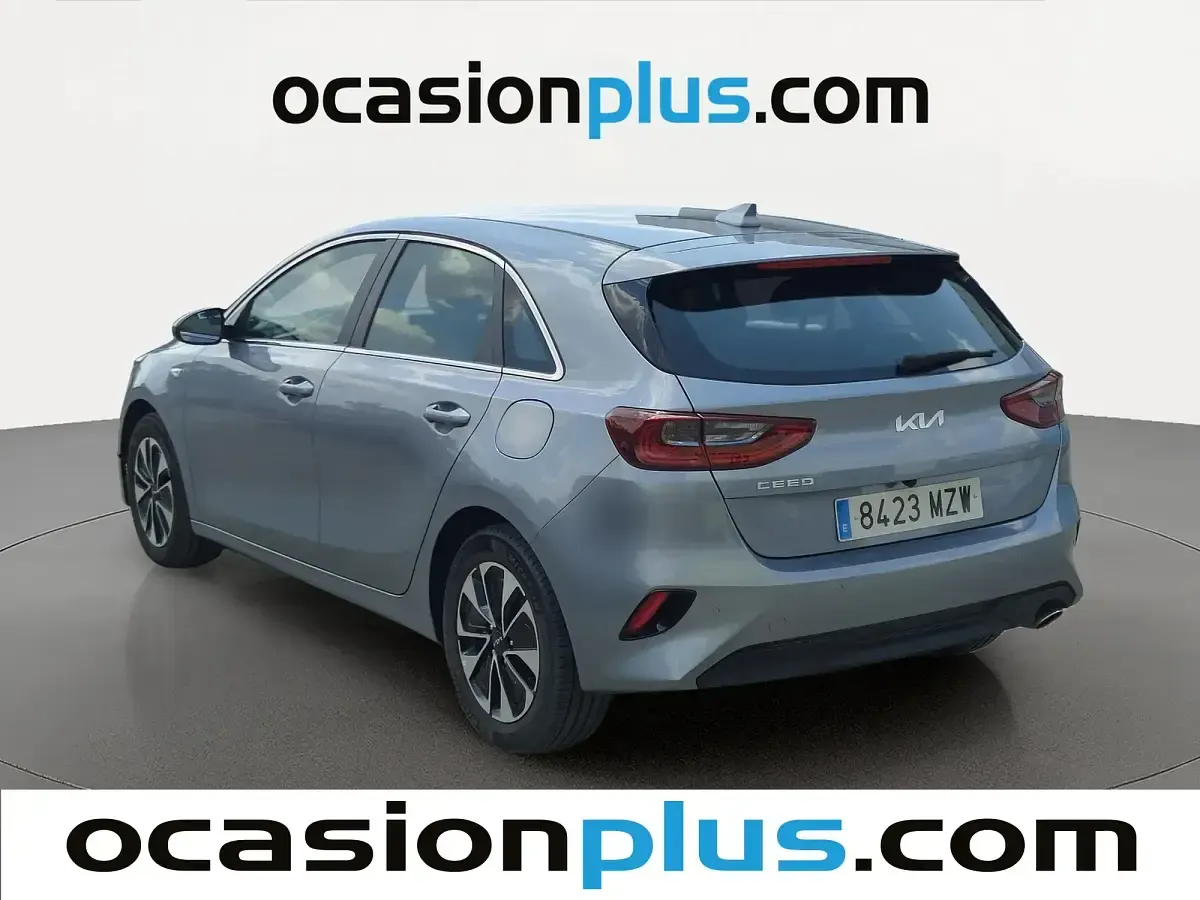 Usado Kia Ceed 100 CV (73 kW) 2025 Gris Utilitario