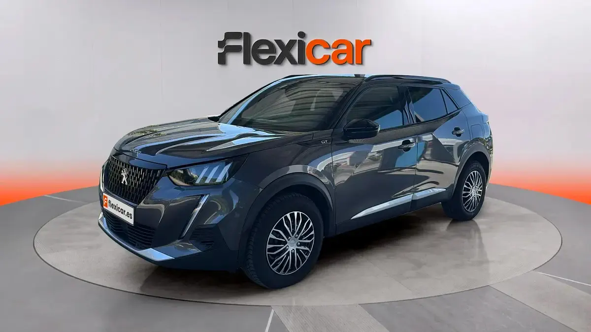 Usado Peugeot 2008 GT 131 CV (96 kW) 2023 Gris SUV