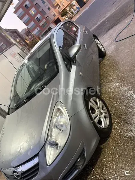 Usado Opel Corsa Essentia 80 CV (58 kW) 2010 Gris / plata Utilitario